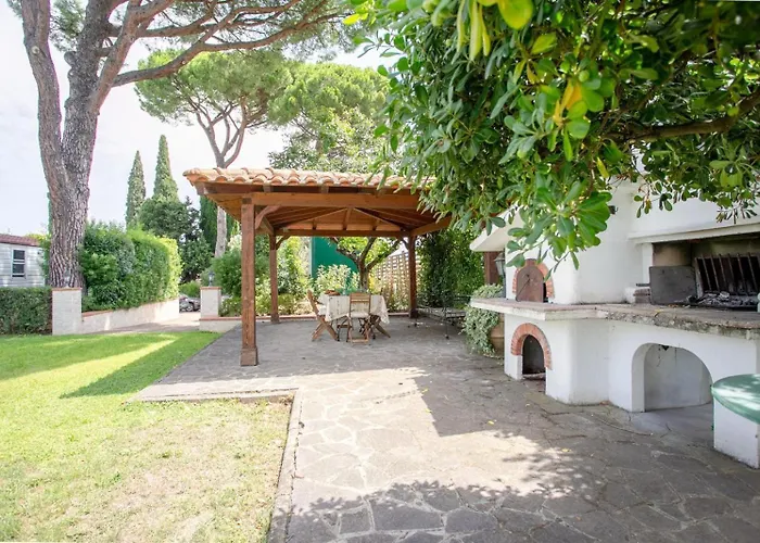 Villa Castelli Romani Con Piscina & Giardino Privato, 8 Ospiti Rom