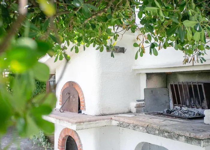 Castelli Romani Con Piscina & Giardino Privato, 8 Ospiti Rome