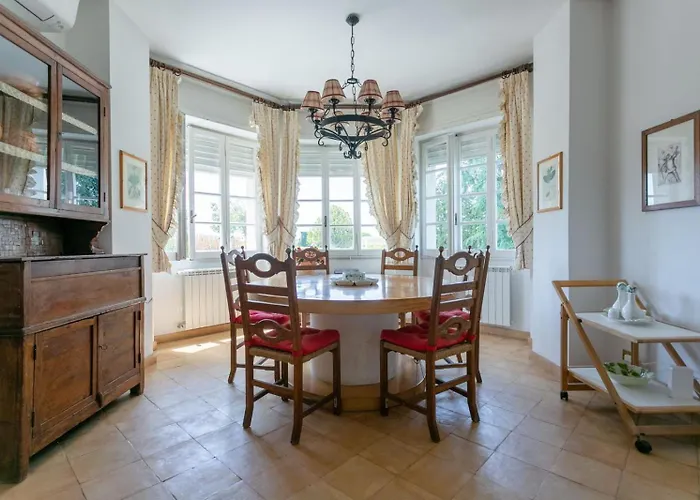 Castelli Romani Con Piscina & Giardino Privato, 8 Ospiti