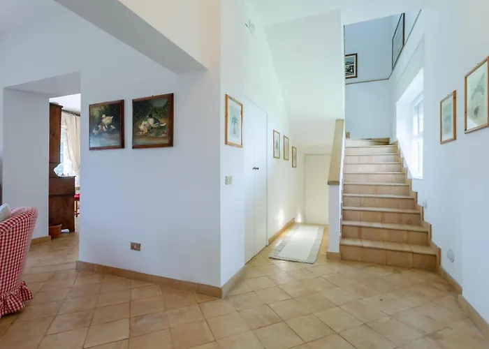 Castelli Romani Con Piscina & Giardino Privato, 8 Ospiti Villa