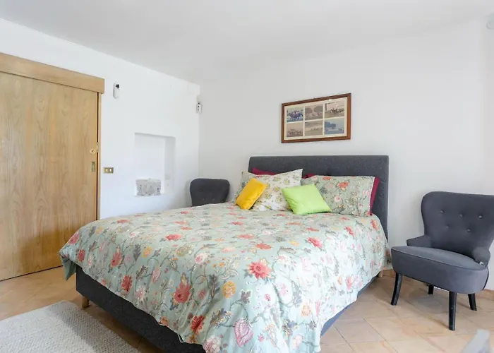 Castelli Romani Con Piscina & Giardino Privato, 8 Ospiti Villa *
