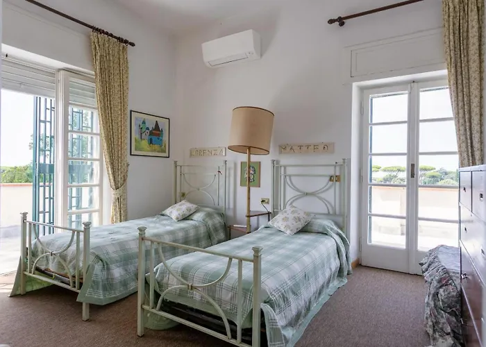 Villa Castelli Romani Con Piscina & Giardino Privato, 8 Ospiti *